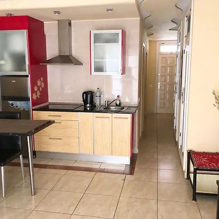 Cozy Close To Fanabe Beach, Tenerife Адехе