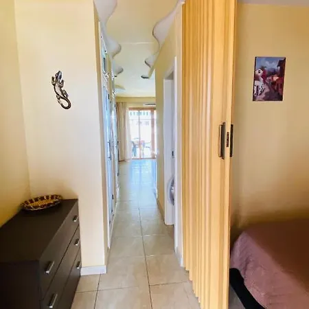 Cozy Close To Fanabe Beach, Tenerife Апартаменты Адехе